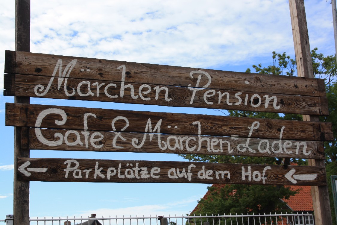 Inviting sign of the "fairytale B&B with shop and café" that we managed to visit on our last day.