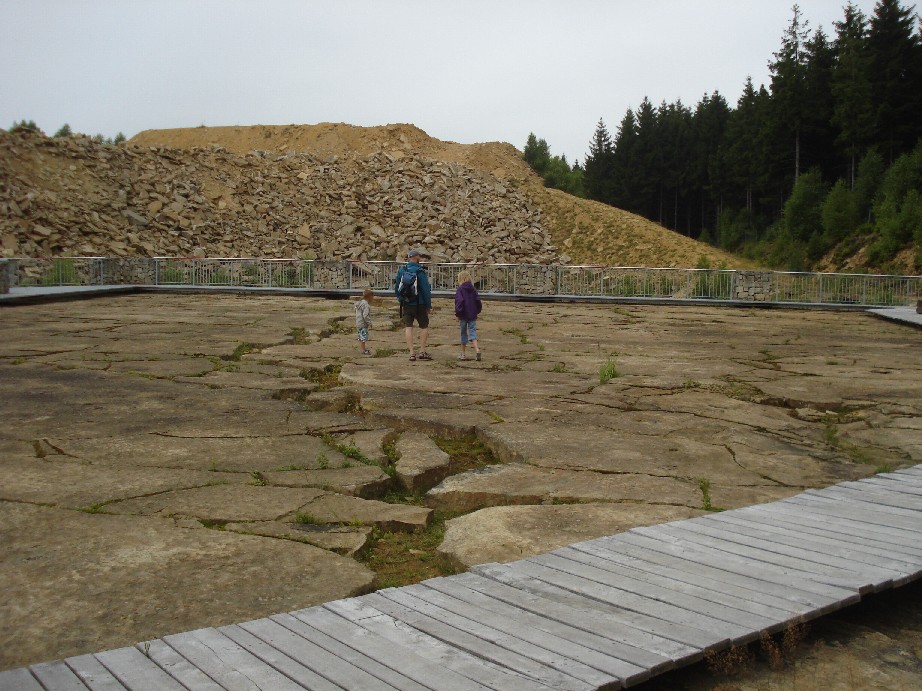 The dinosaur tracks of Obernkirchen are special enough to show to every couchsurfer. 