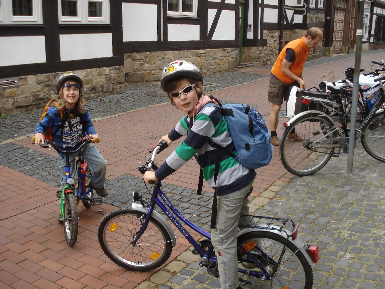 No sign of tiredness: Janis and Silas after the first 34 km.