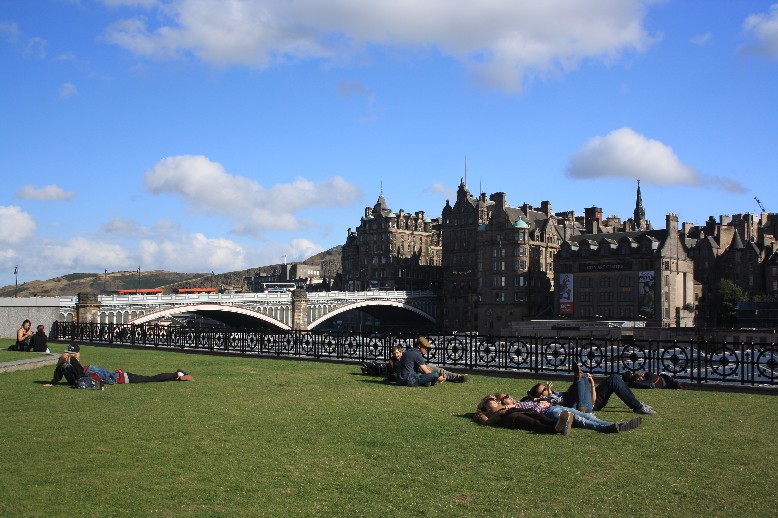 Amazingly picturesque and full of life: Edinburgh on a sunny day. 