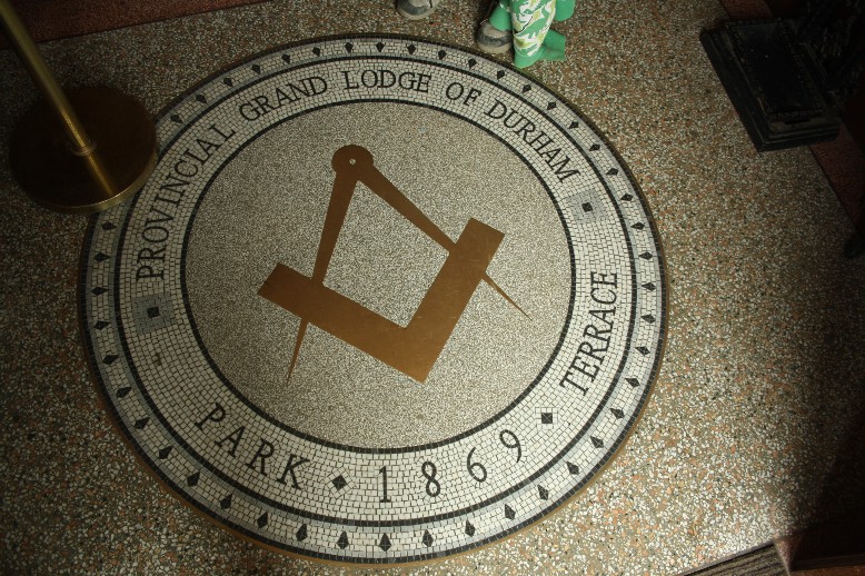 Highly interesting was a visit of the house of the Masonic Lodge in Beamish Town. 