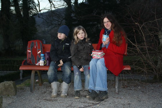 Oh yes, that was cold. But we had mulled wine (not all of us...) and homemade biscuits.
