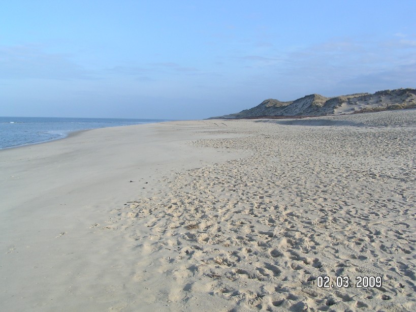 Früh im Jahr sind die Strände menschenleer - zumindest morgens um halb sieben. (Empty beaches early in the year - at 6.30 a.m.)