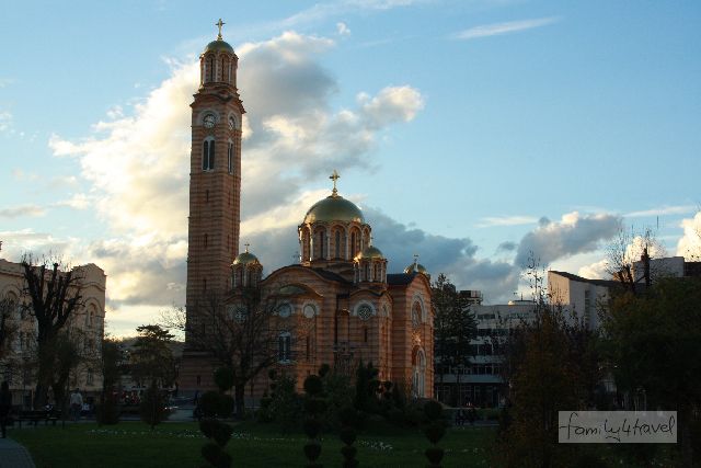 Die nach dem Krieg frisch neuerrichtete serbisch-orthodoxe Erlöser-Kirche von Banja Luka. 