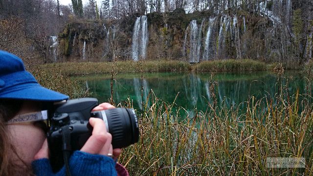 An den Plitvicer Seen bricht jeder Hobby-Fotograf in Entzücken aus (zumindest, wenn der Besucherandrang ausgedehnte Foto-Shoots erlaubt - November ist da eine ideale Reisezeit). 