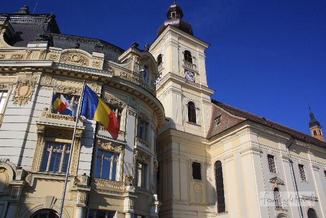In Sibiu sind (fast) alle Fassaden auf Hochglanz poliert. Siebenbürgens Vorzeigestadt steht deutschen Tourismusmagneten in nichts nach. 
