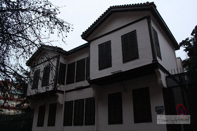 Das Geburtshaus von Mustafa Kemal Atatürk (ohne Sicherheitspersonal, das stand erst unten an der Ecke). 