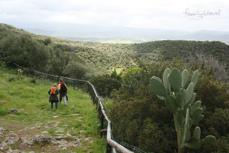 Weite Täler, eher sanfte Rundungen in der Topografie: Sardinien, hier im Südwesten. 