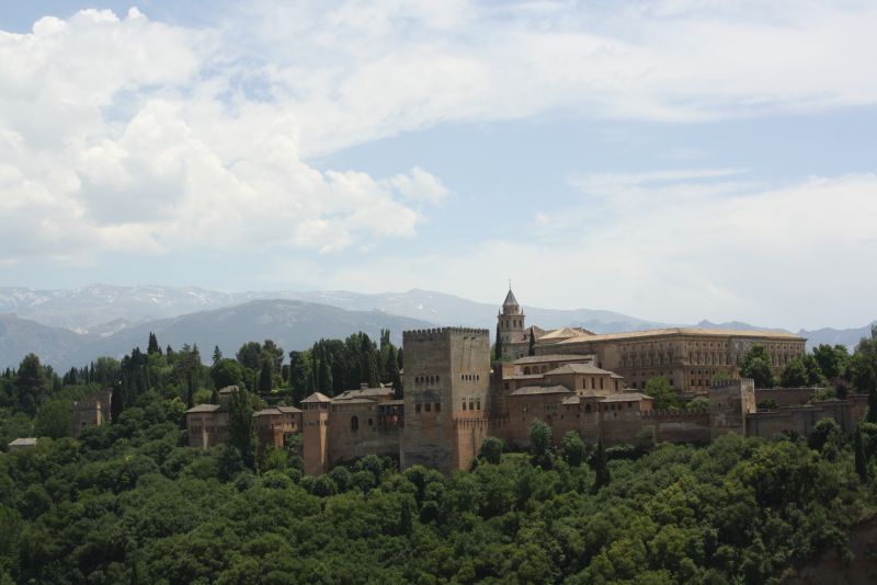 Die Alhambra ist garantiert bei jedem Wetter ein kultureller Hochgenuss - aber wir waren froh, einen Tag zu erwischen, an dem "nur" etwa 28 Grad herrschten...