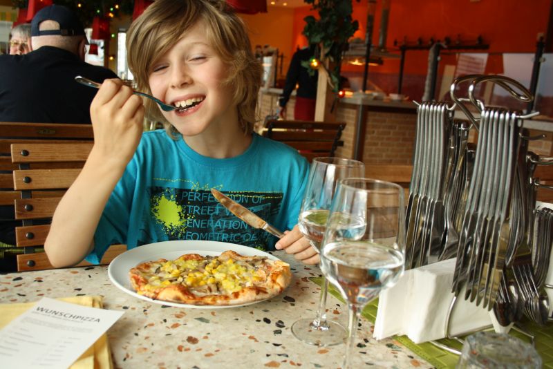 Ein bisschen antizyklisch Essen gehen ist ein guter Tipp, um dem Gedränge zu entgehen. In der Pizzaria ist es immer leerer (aber auch nicht so lecker wie in den anderen drei Restaurants). 