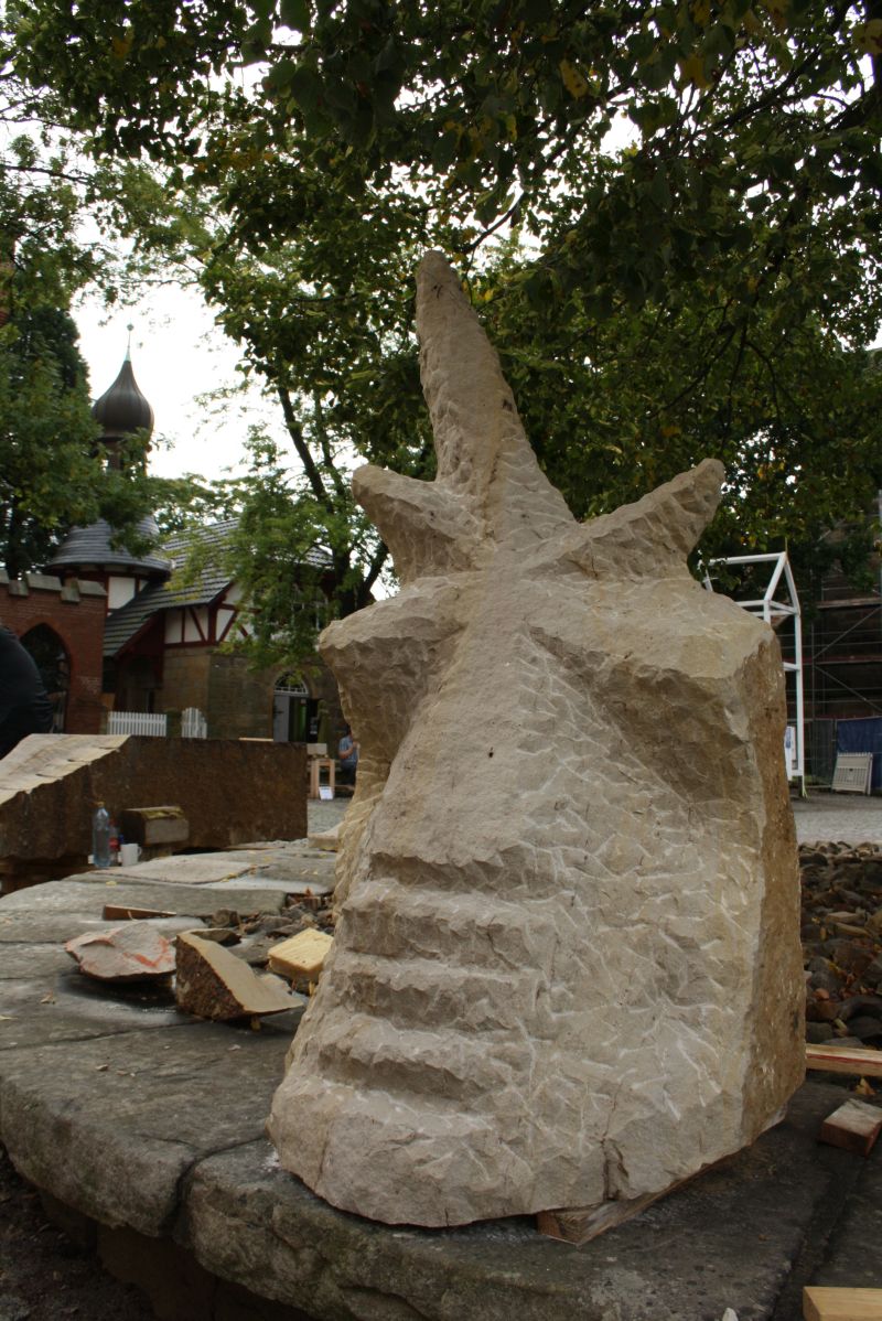 obernkirchen-sandstein-iobs-skulptur-trafohaus