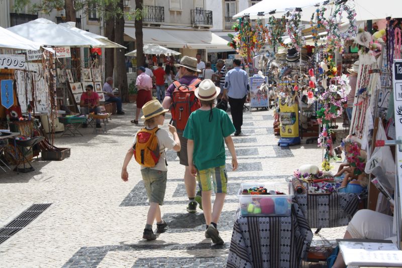 An touristische Bedürfnisse in Sachen Kitsch ist jedenfalls ausreichend gedacht. 