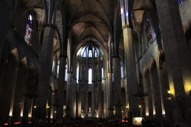 Schlicht, aber vollendet gotisch: Santa Maria del Mar im Barri Gotic in Barcelona. 