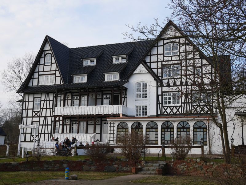 Das Hotel Hitthim ist ein stattliches Fachwerkhaus. 