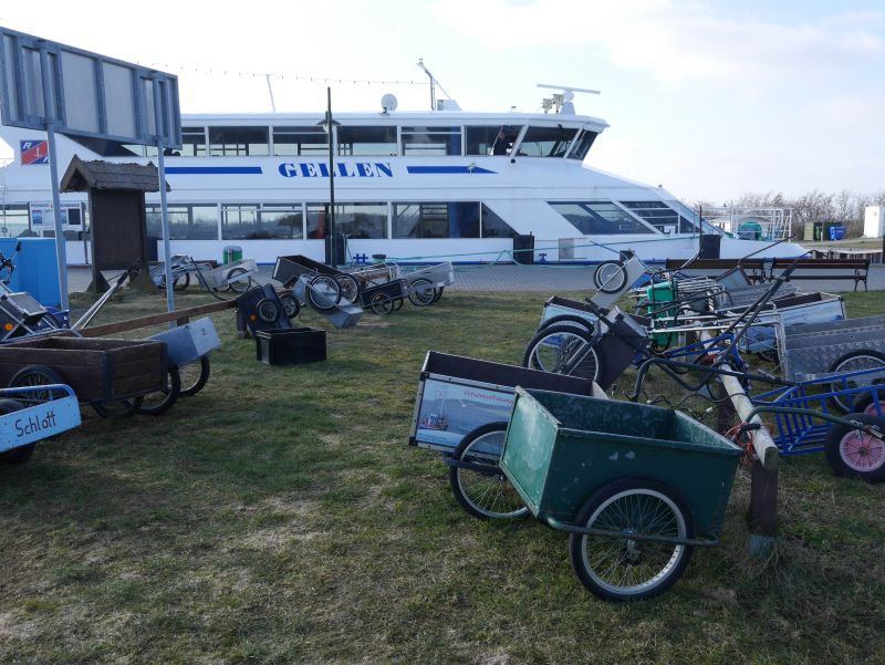 Bollerwagen auf Hiddensee zum Transport. 