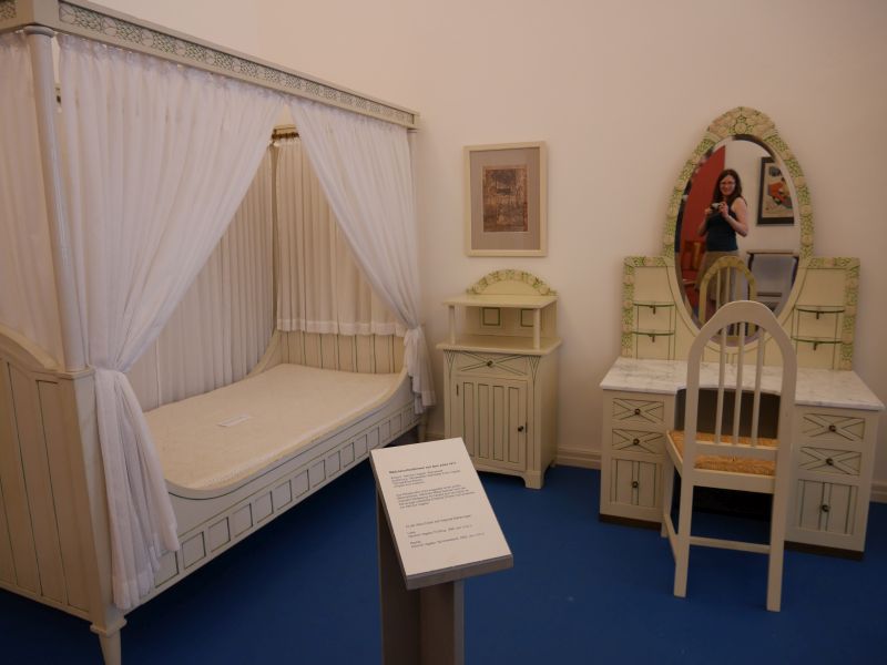 Mädchenzimmer im Jugendstil von 1911 im Museum für Kunst- und Kulturgeschichte im Oldenburger Schloss. 