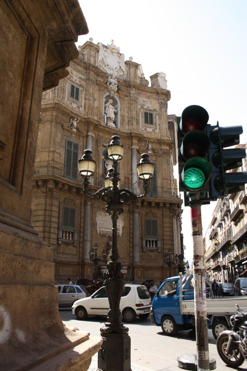 Quattro Canti, Palermo, Sizilien, mit Autos