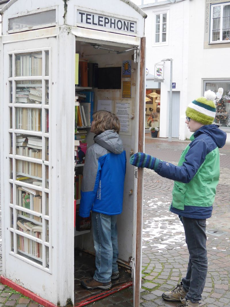 Ausflug nach Lemgo mit Kindern, Bücherei in der Telefonzelle
