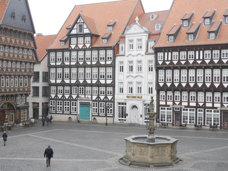 Rekonstruierter Marktplatz Hildesheim mit Knochenhauer-Amtshaus.