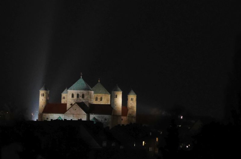 Michaeliskirche Hildesheim bei Nacht