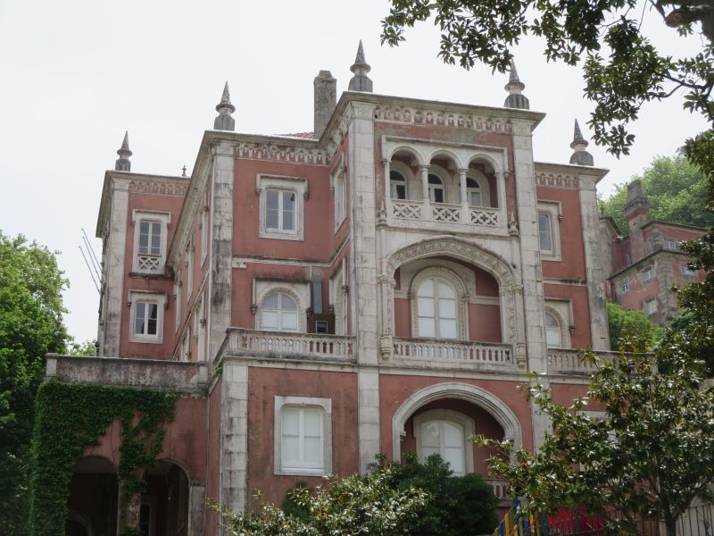 Verblichener Glanz in Sintra, Portugal.