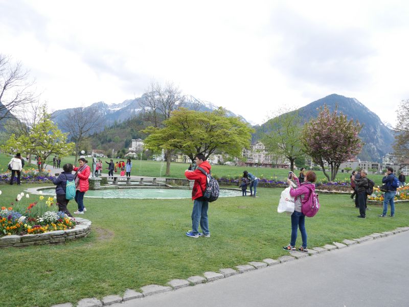 Asiatische Touristen in Interlaken