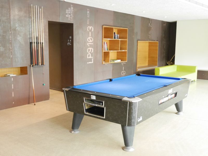Jugendherberge Interlaken, Lobby mit Billardtisch Jugendherberge Interlaken, Lobby mit Billardtisch