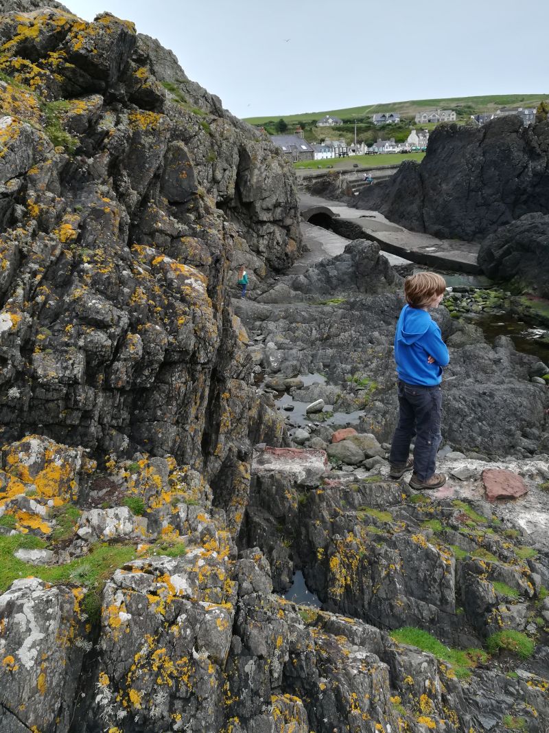 Portpatrick, Galloway, Schottland mit Kindern