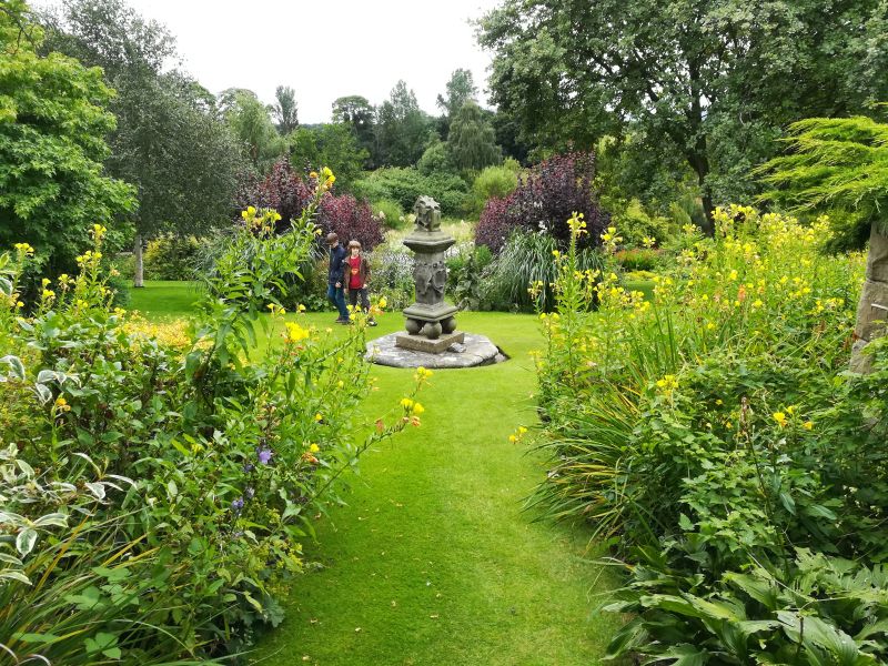 Inveresk Lodge Garden, National Trust for Scotland, Sonnenuhr