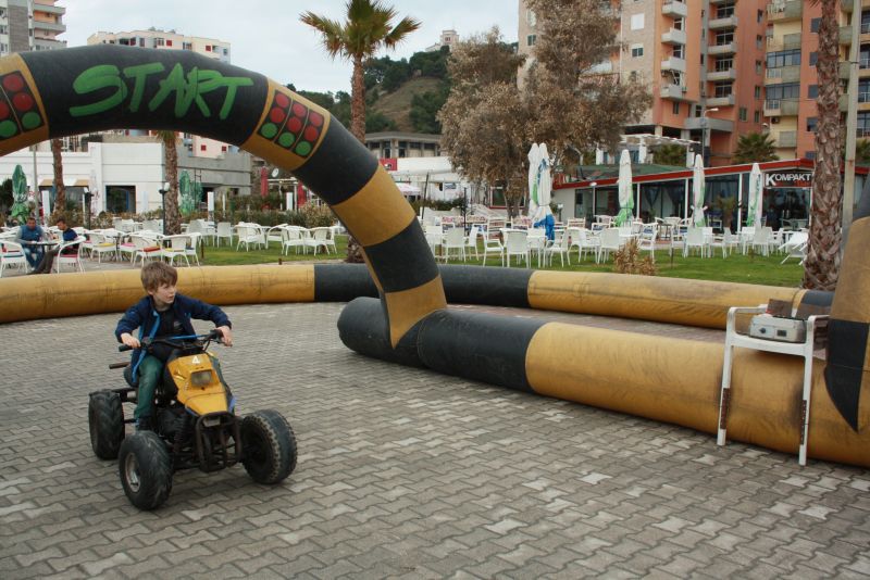 Albanien mit Kindern in Durres