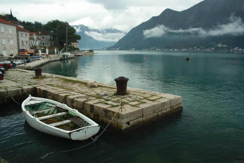 Bucht von Kotor im Winter. 