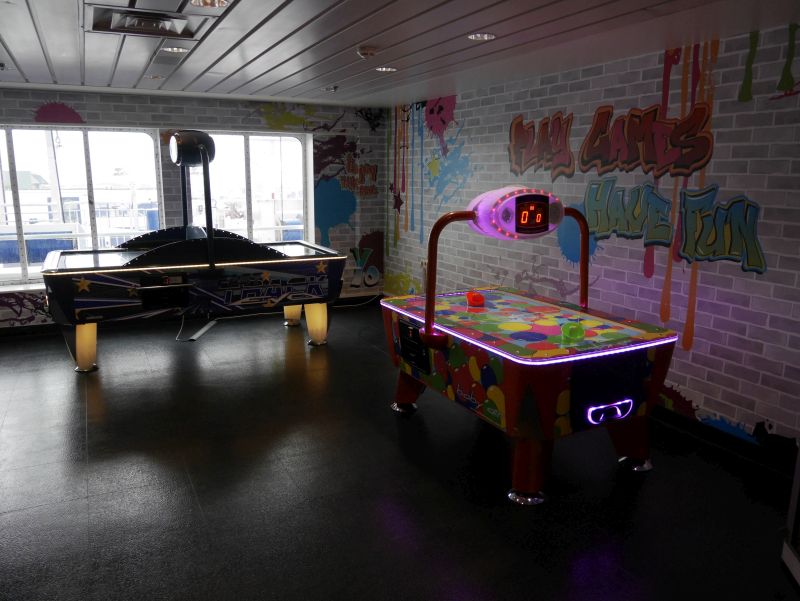 Schottland Fähre Amsterdam Newcastle, Airhockey