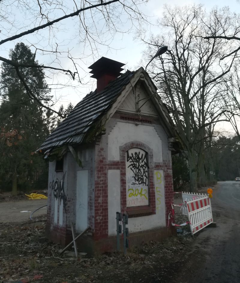 Beelitz Heilsätten besichtigen, Pförtnerhäuschen