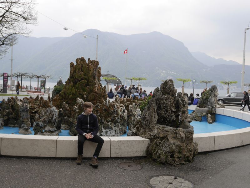 lugano mit kind brunnen