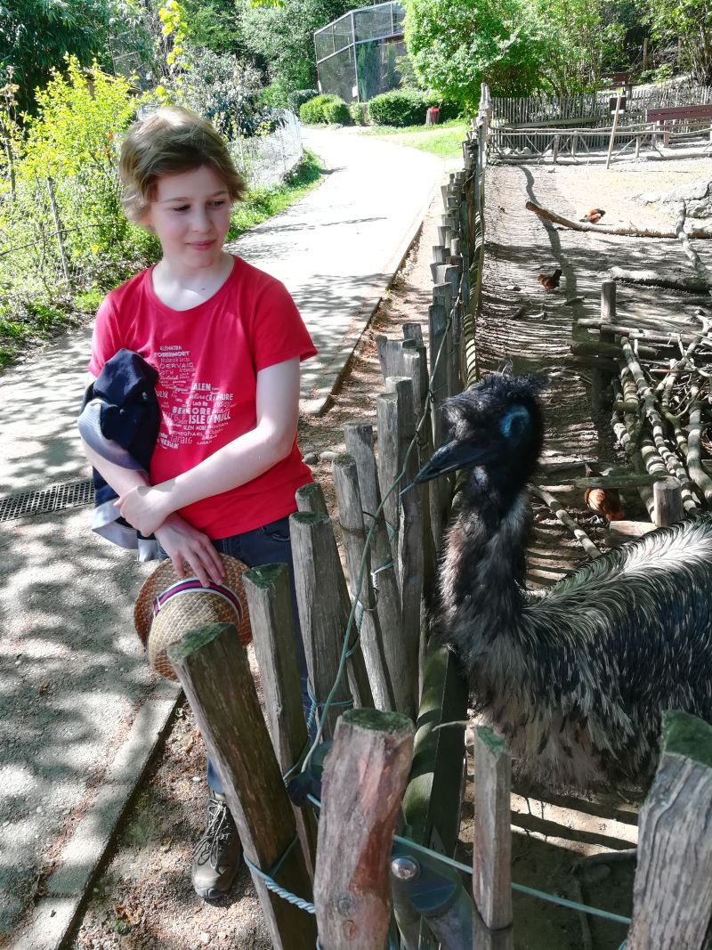 Schwarzwaldzoo Waldkirch, Kind mit Emu