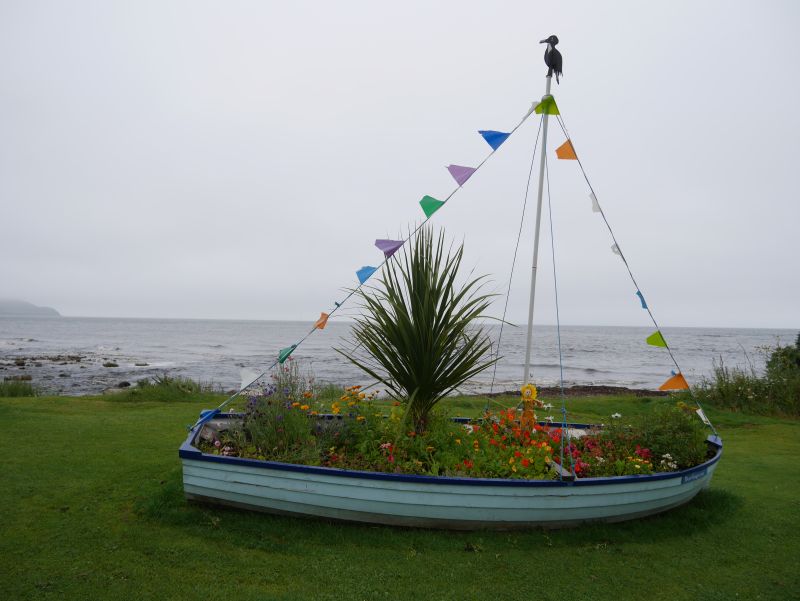 arran mit kindern boot blumen whiting bay