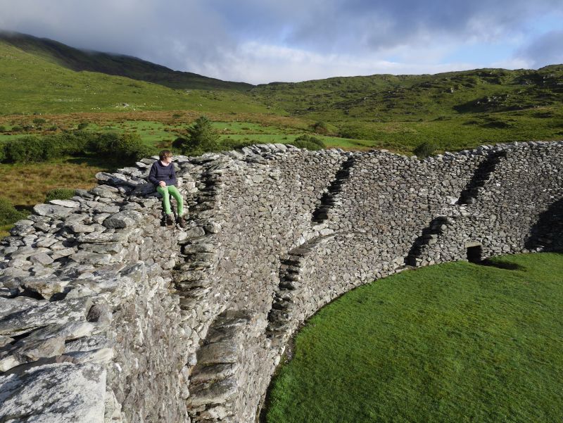 Ring of Kerry mit Kindern Staigue Fort innen