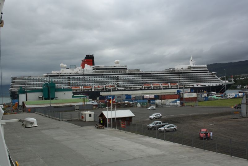 Anlegestelle für kreuzfahrtschiffe im hafen von akureyri