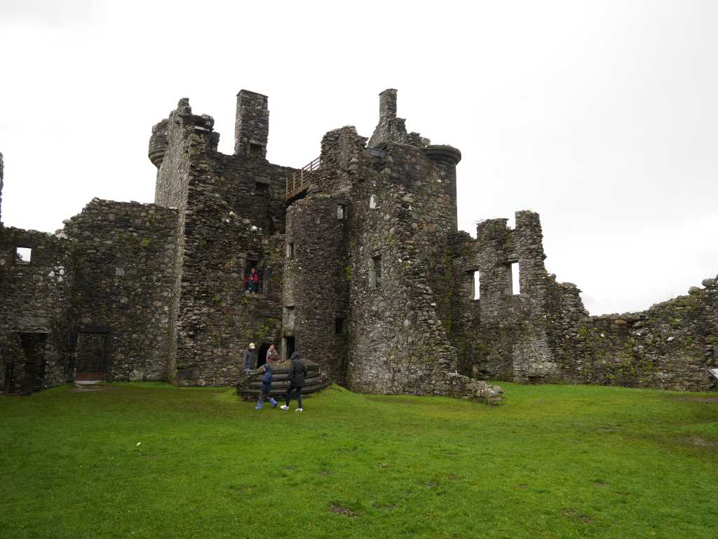 kilchurn castle innen