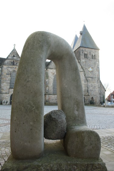 Obernkirchen Kirche Sandstein Skulpturenweg