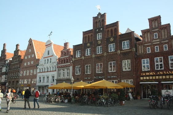 Lüneburg ist eine herrlich quirlige und zugleich idyllische Stadt. 
