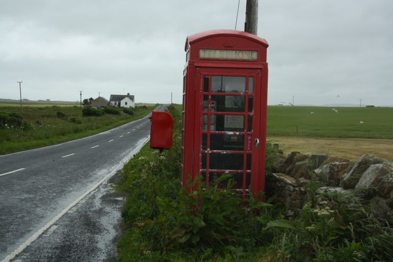 Orkney-Inseln an einem Tag, Tagesausflug von Kirkwall auf eigene Faust, Telefonzelle