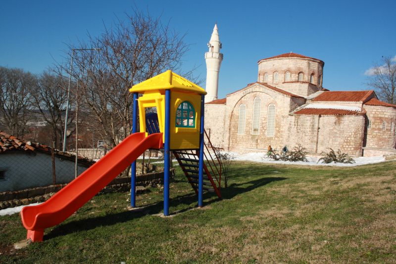 Vize, Türkei: Moschee und Spielplatz