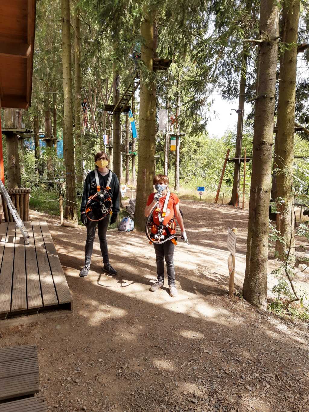 erlebnisberg kappe sauerland kletterwald mit maske corona