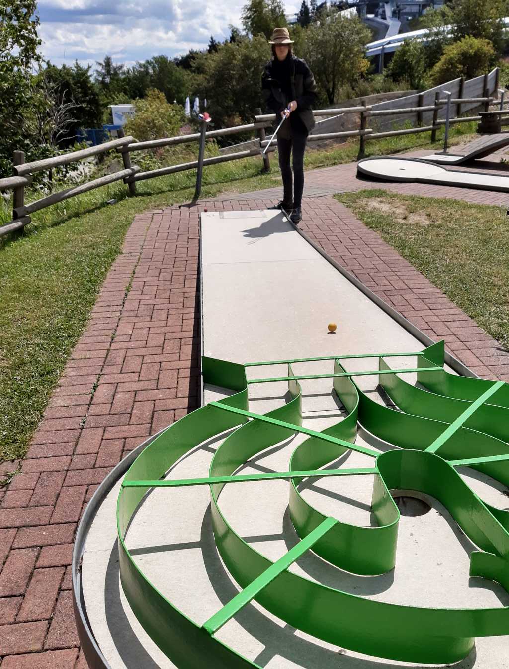 erlebnisberg kappe sauerland minigolf mit aussicht