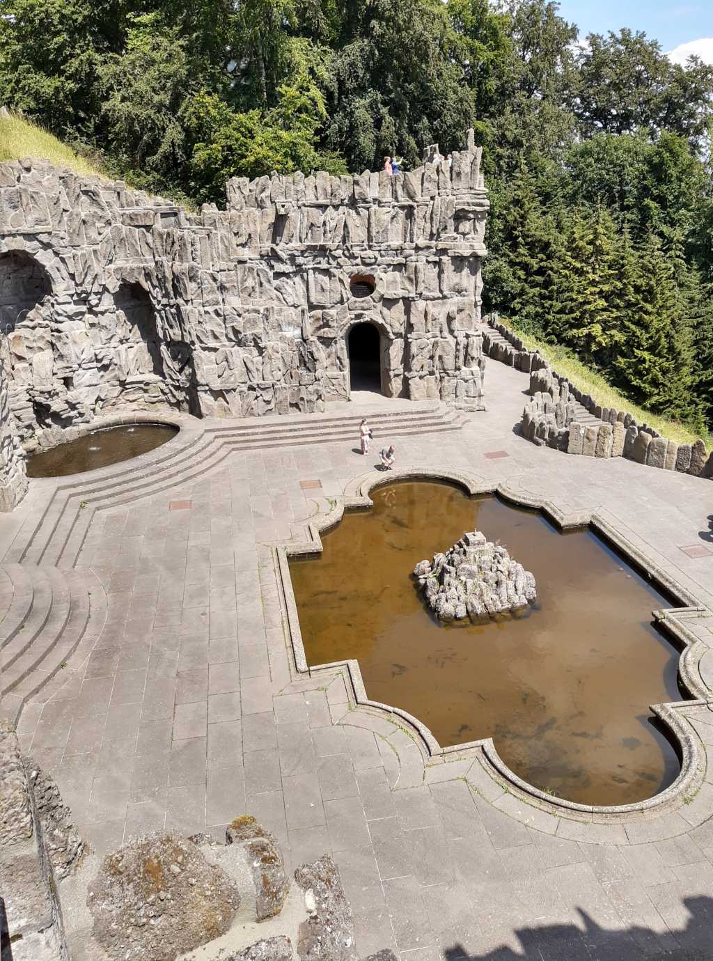 kassel wilhelmshoehe herkules artischockenbecken