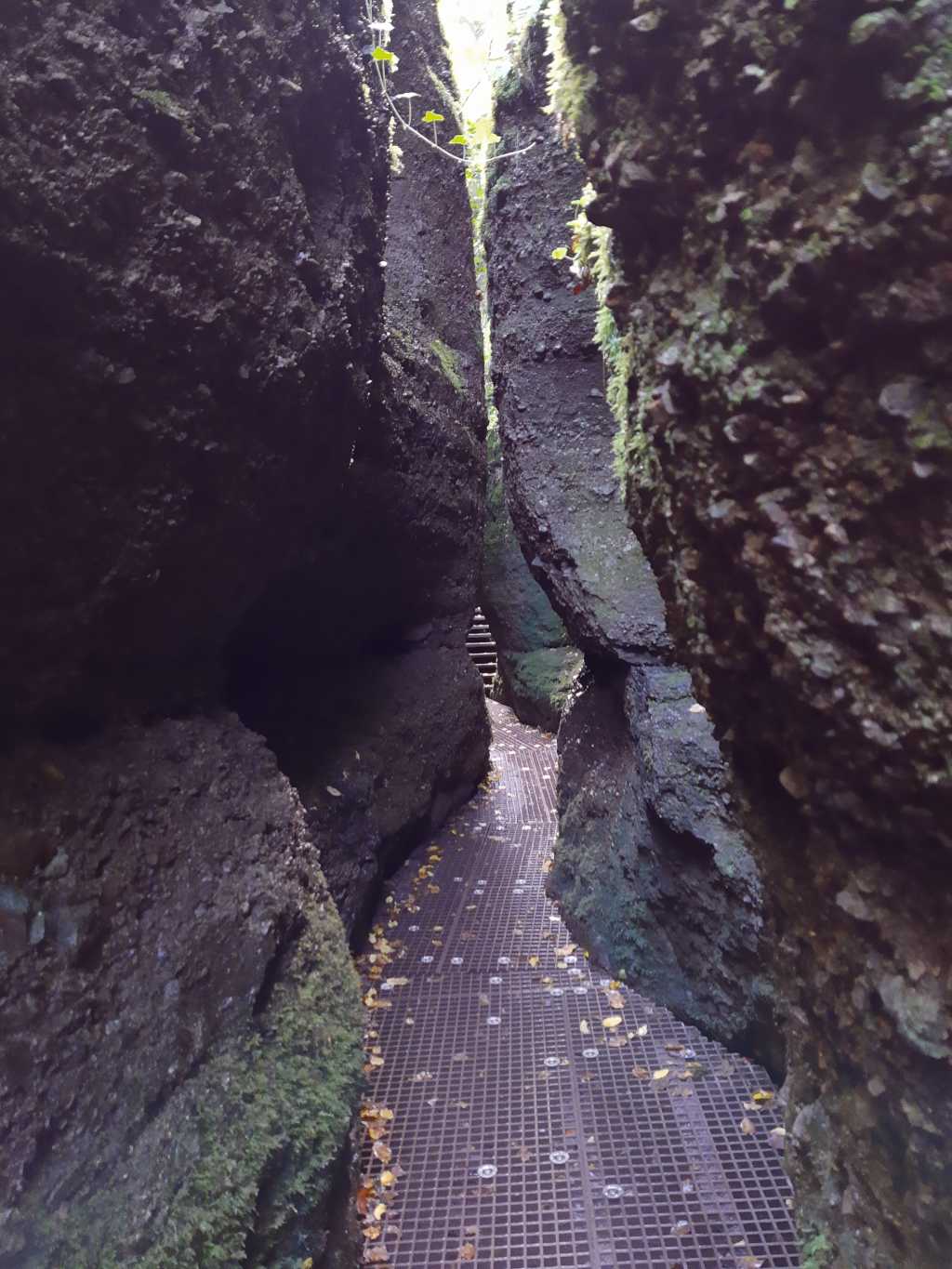 thueringen dragon gorge narrow point