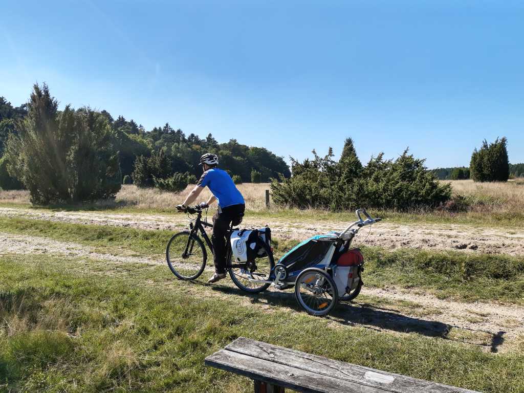 wilseder berg mit fahrradanhänger