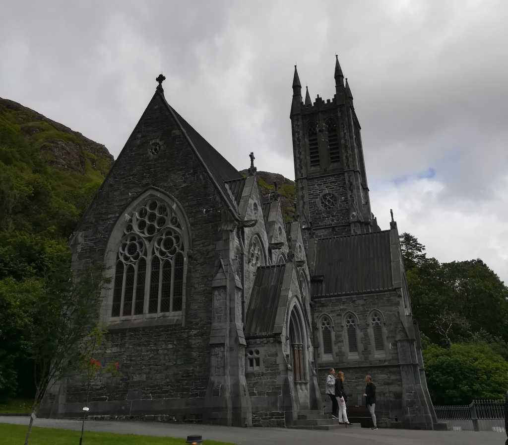 kylemore abbey irland kirche
