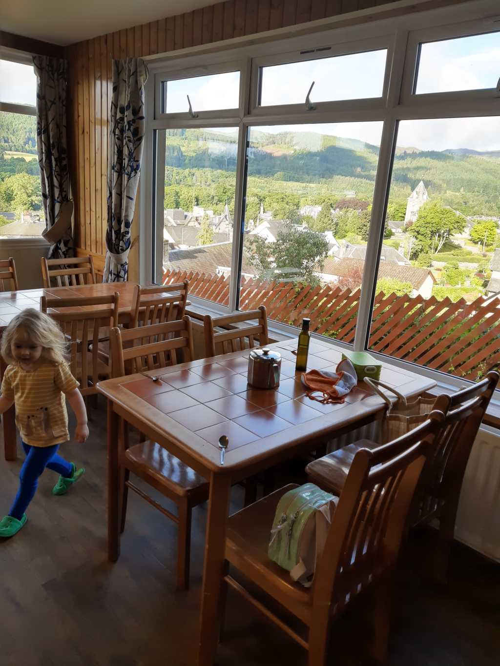 schottland mit kind pitlochry hostel speisesaal